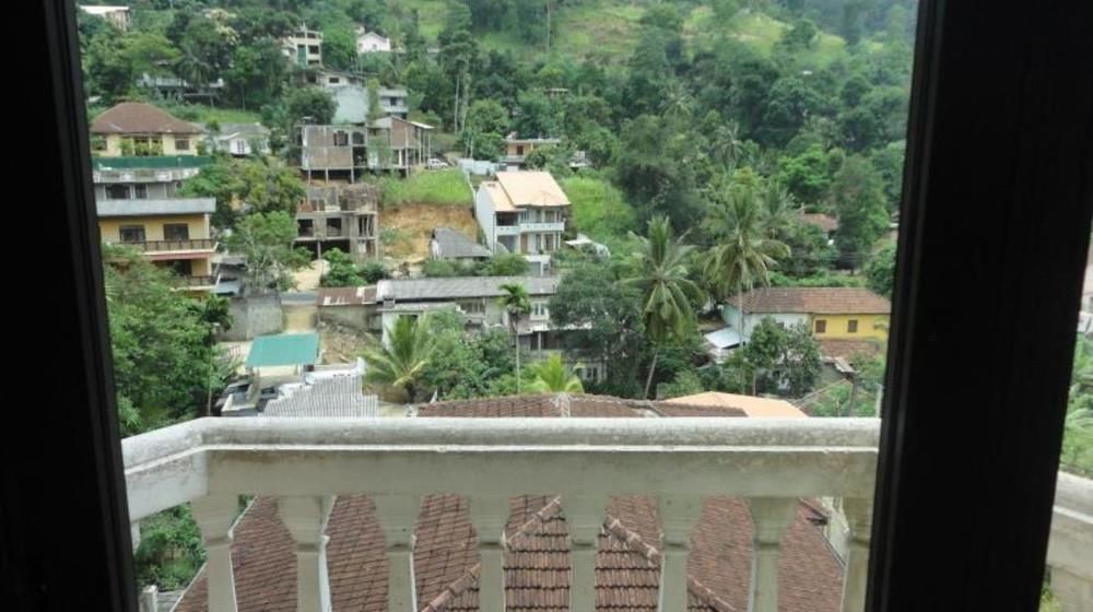 Majestic Tourist Hotel Kandy Exterior photo